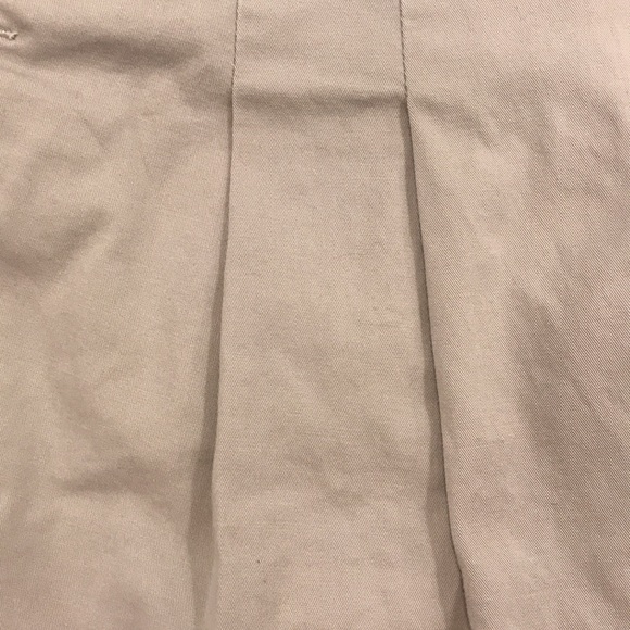 Vintage Pleated Kaki Shorts - Picture 3 of 4